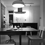 Loft Industrial Con Cine Y Diseno Lägenhet