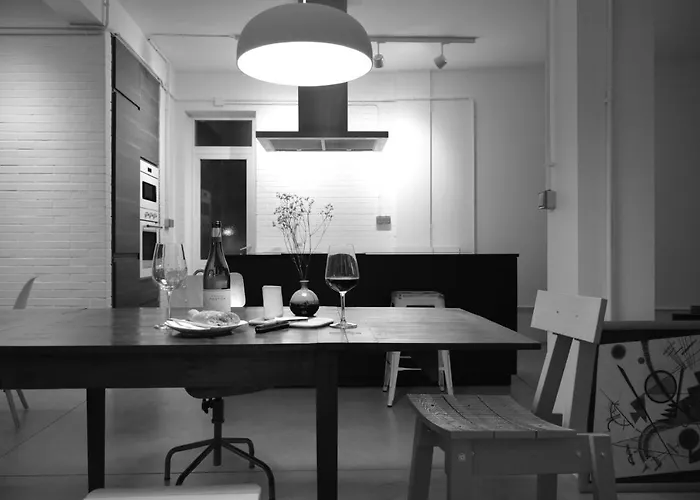 Loft Industrial Con Cine Y Diseno Lägenhet