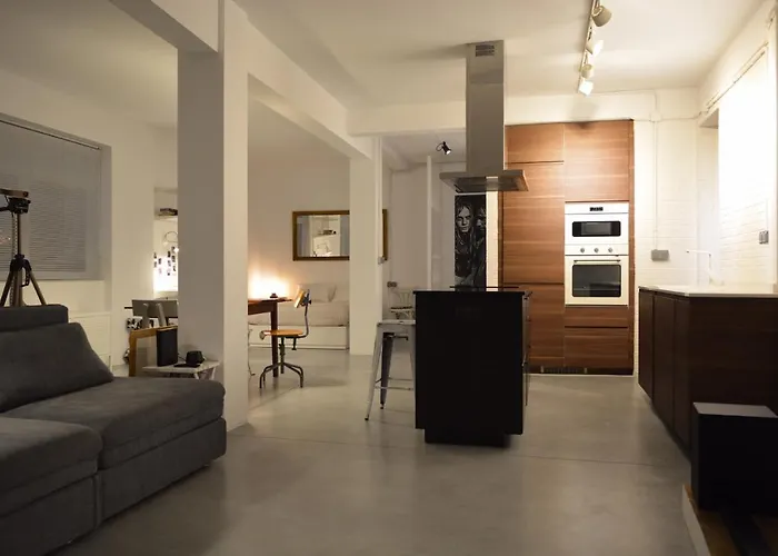 Loft Industrial Con Cine Y Diseno A Coruña