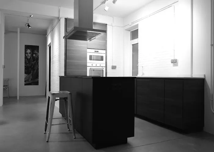 Loft Industrial Con Cine Y Diseno *